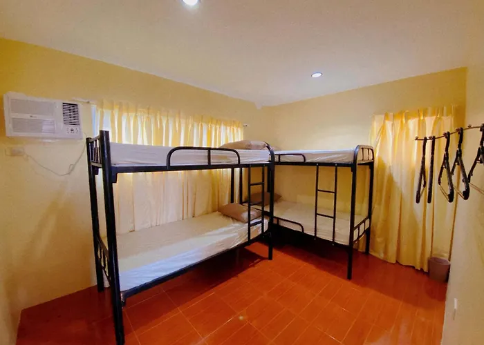 Shirubi & Guesthouse-moalboal * Moalboal
