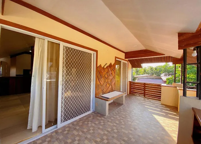 Shirubi & Guesthouse-moalboal *