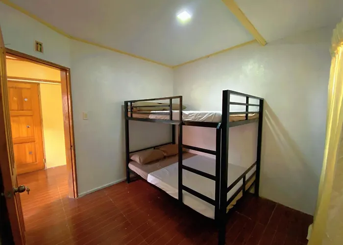 Shirubi & Guesthouse-moalboal * Moalboal