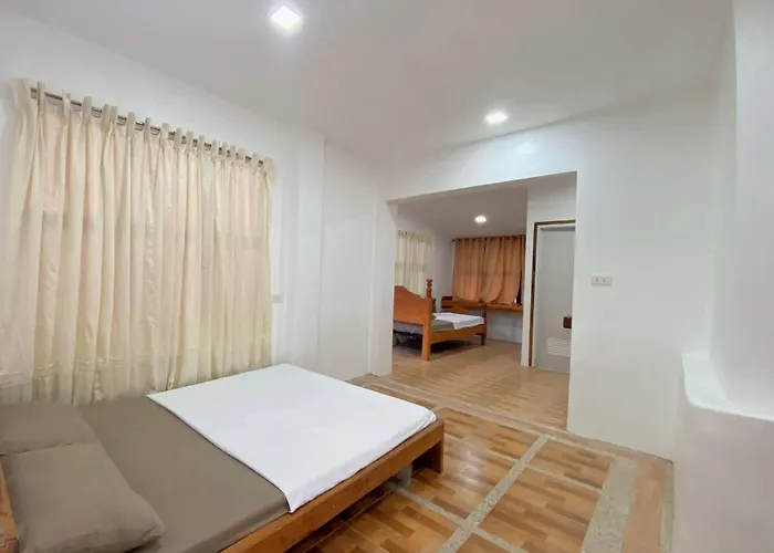 Shirubi & Guesthouse-moalboal Moalboal