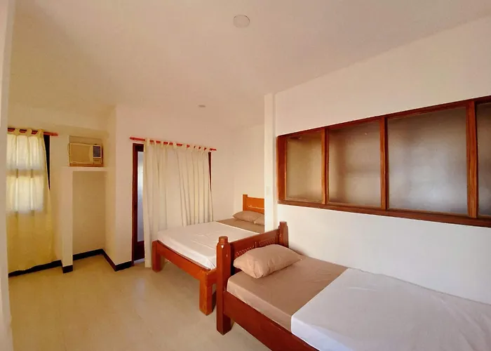Shirubi & Guesthouse-moalboal *