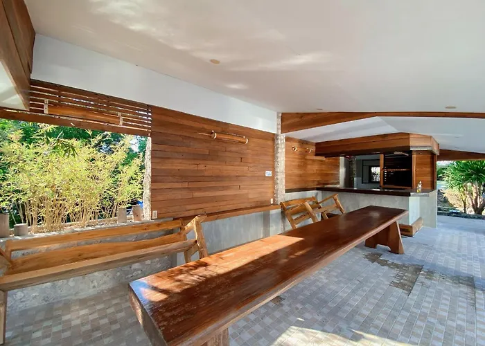 Shirubi & Guesthouse-moalboal *