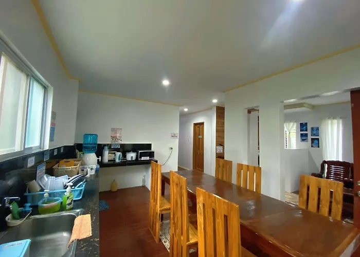 Shirubi & Guesthouse-moalboal Moalboal
