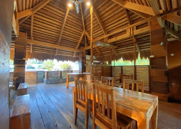 Shirubi & Guesthouse-moalboal * Moalboal